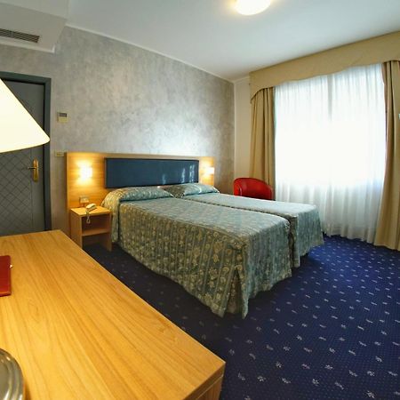 Hotel Le Torrette Galbiate Esterno foto