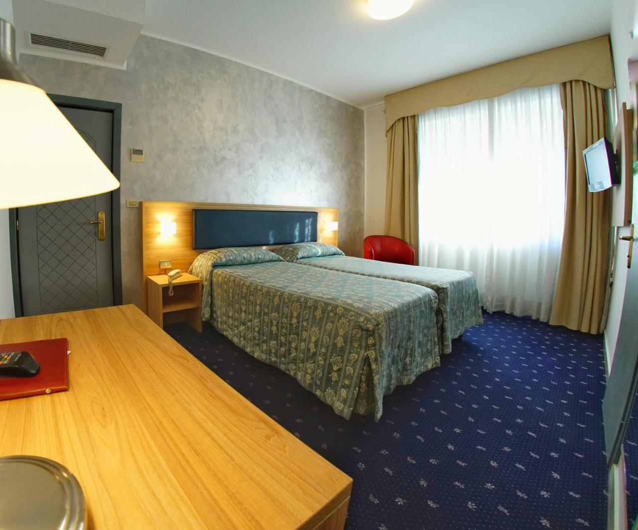 Hotel Le Torrette Galbiate Esterno foto