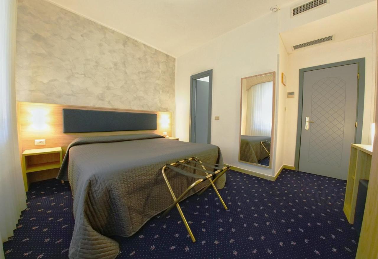 Hotel Le Torrette Galbiate Esterno foto