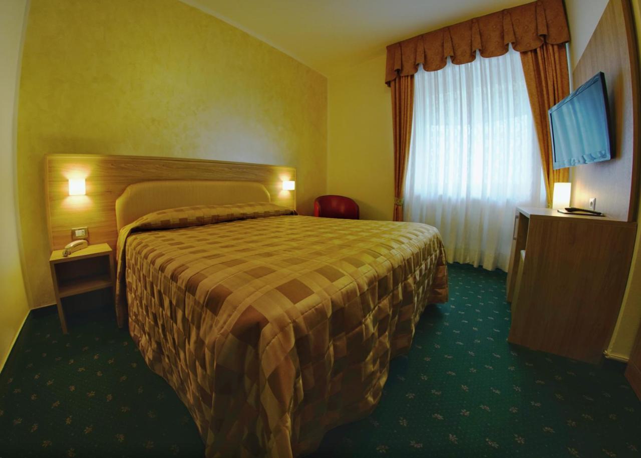 Hotel Le Torrette Galbiate Esterno foto